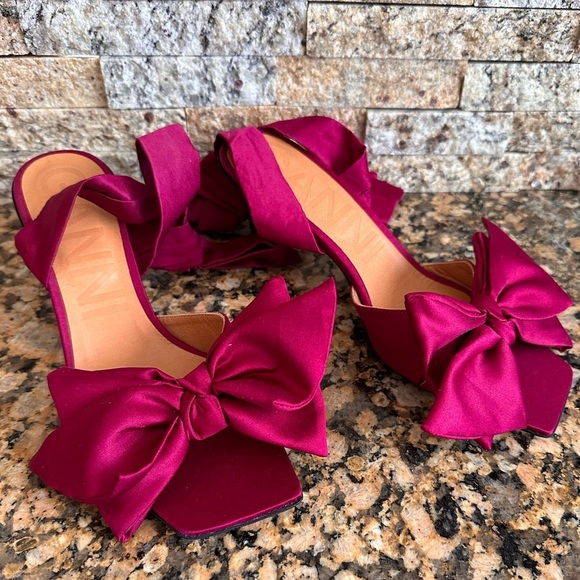 Ganni Bow Sandal - Picture 2 of 8